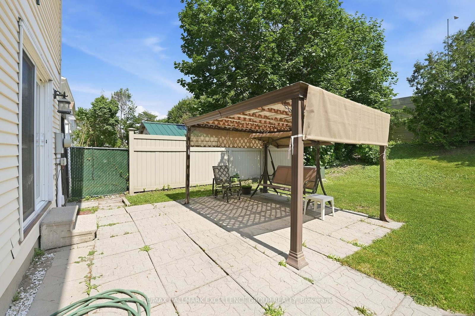 6126 Vineyard Drive • Ottawa, ON photo 40