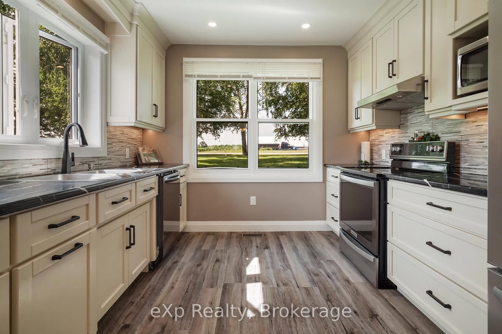 44032 Amberley Road • Howick, ON photo 16
