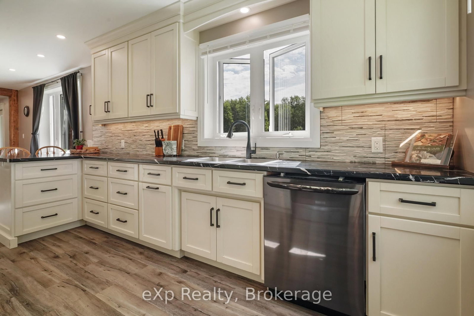 44032 Amberley Road • Howick, ON photo 17