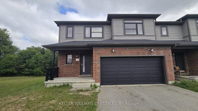 1301 Michael Circle • London East, ON photo 2