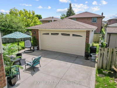 56 Classic Crescent — photo 3