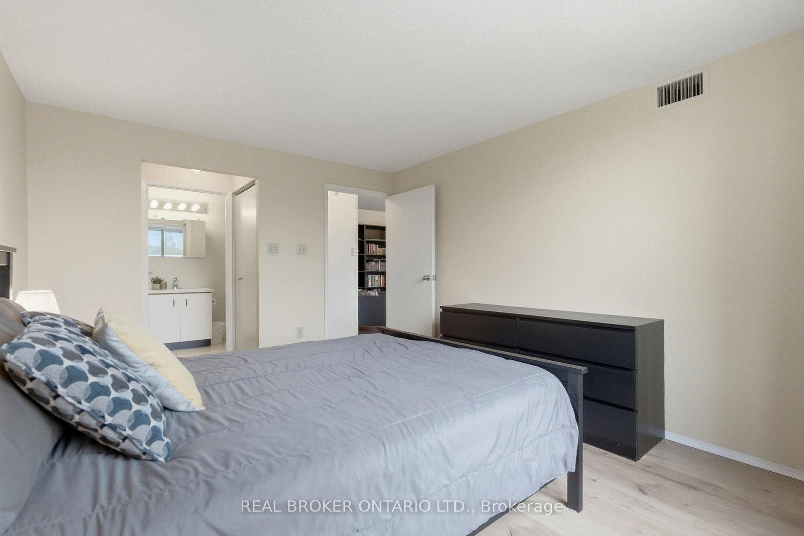 30 Blue Springs Drive • #215 • Waterloo, ON photo 25