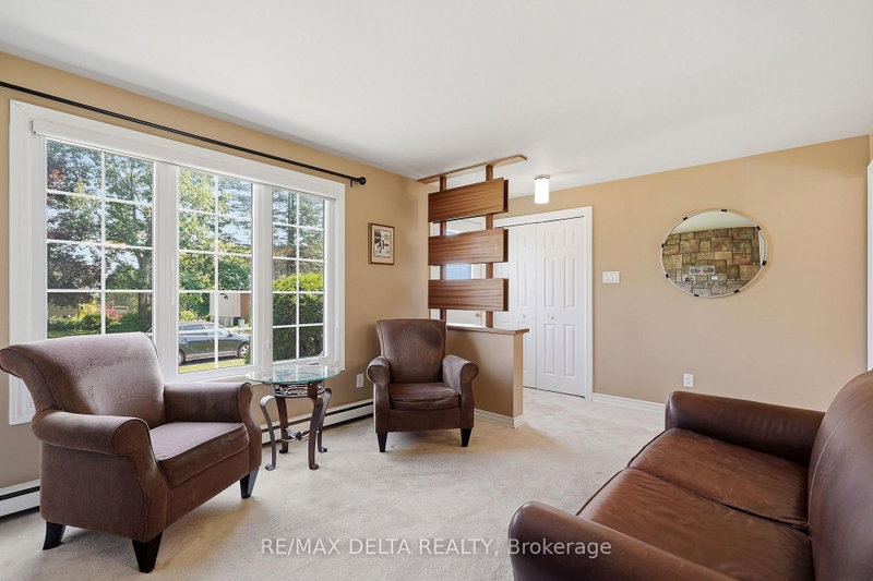 105 Fournier St photo 4