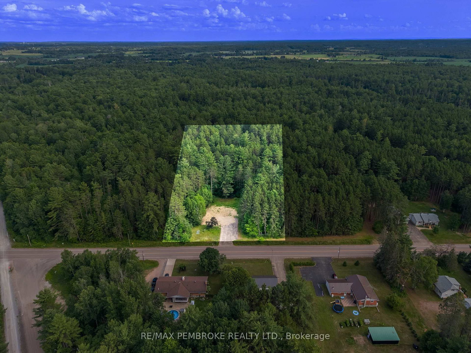 121 Achray Road • Petawawa, ON photo 2