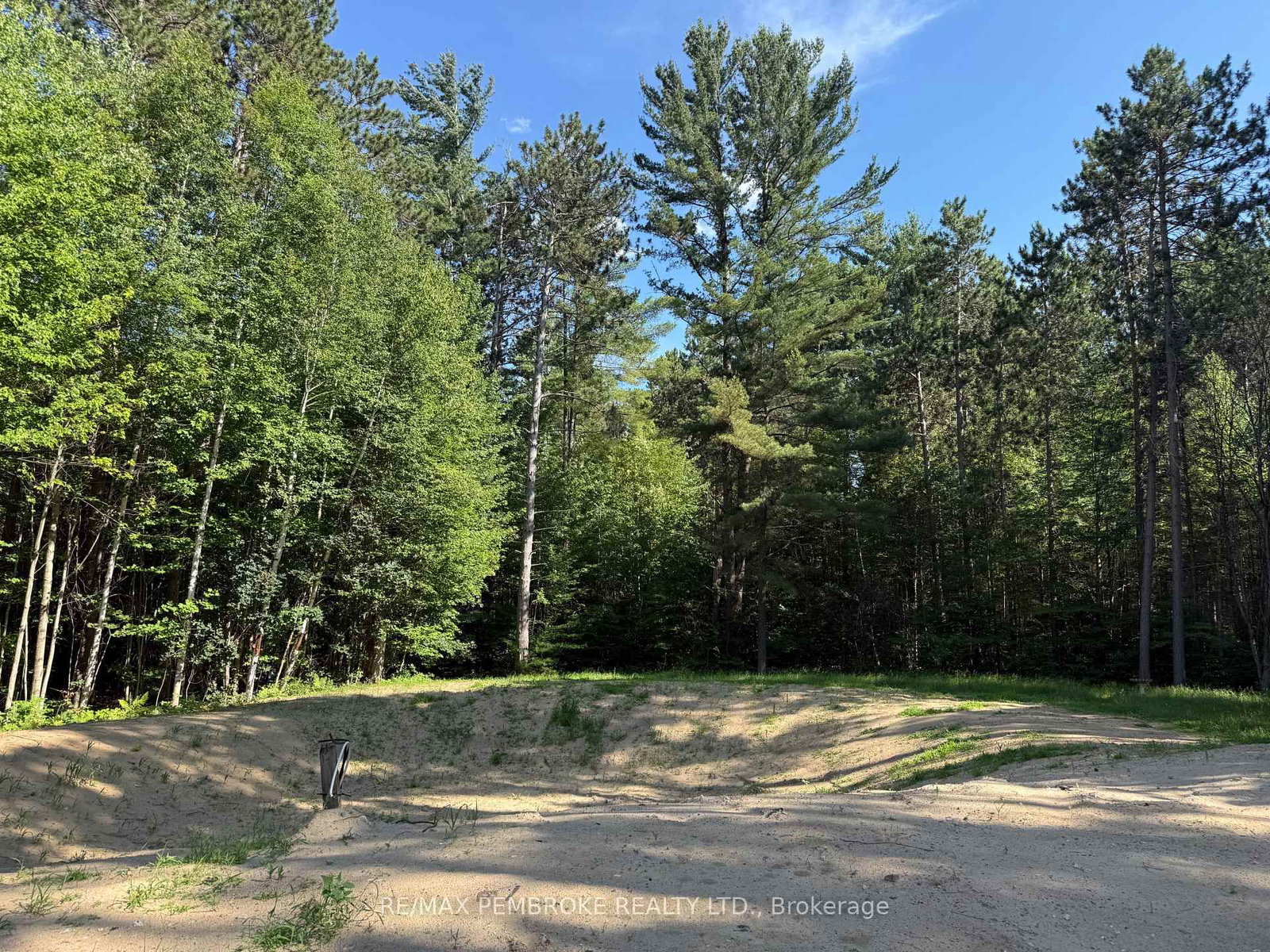 121 Achray Road • Petawawa, ON photo 4