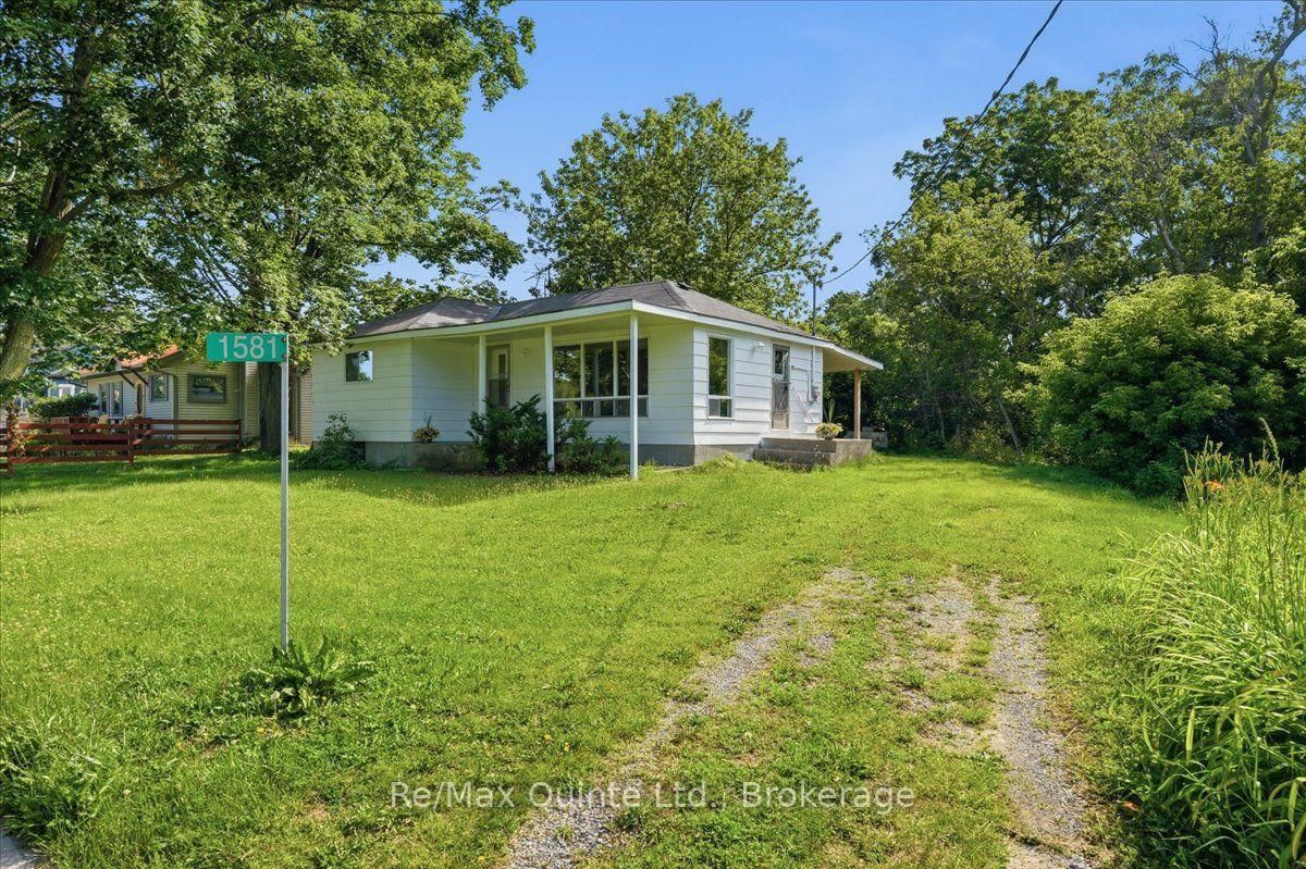 1581 County Rd 10 • Prince Edward County, ON photo 2
