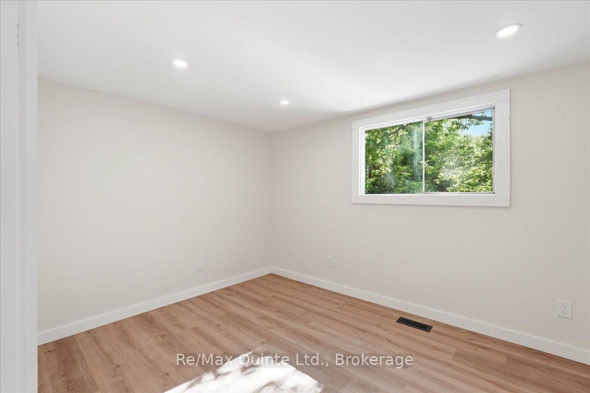 1581 County Rd 10 • Prince Edward County, ON photo 23