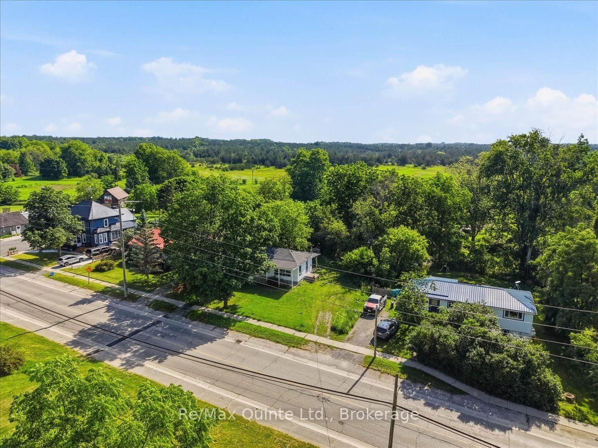 1581 County Rd 10 • Prince Edward County, ON photo 35