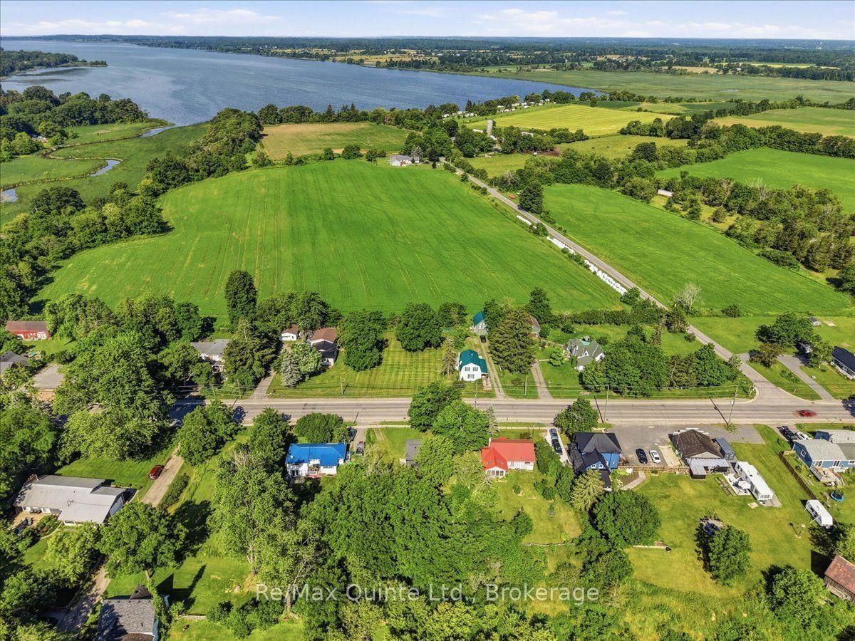 1581 County Rd 10 • Prince Edward County, ON photo 37