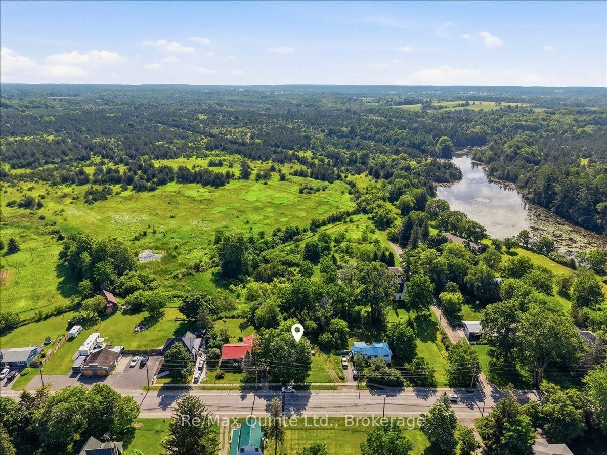 1581 County Rd 10 • Prince Edward County, ON photo 40