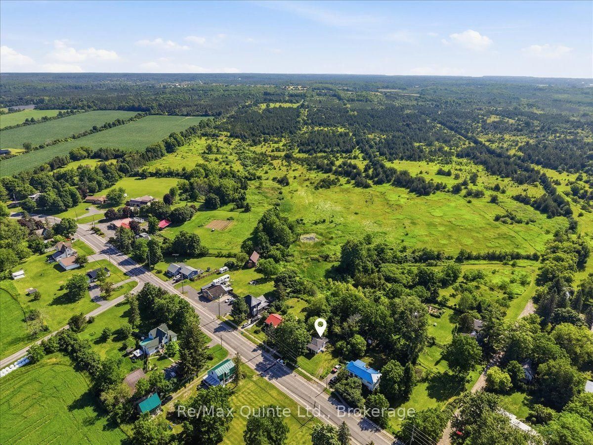 1581 County Rd 10 • Prince Edward County, ON photo 41