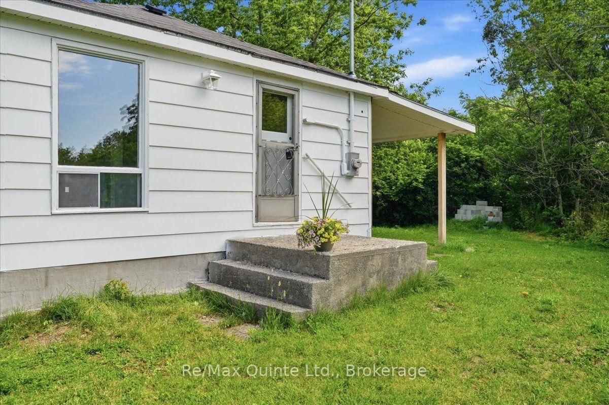 1581 County Rd 10 • Prince Edward County, ON photo 5