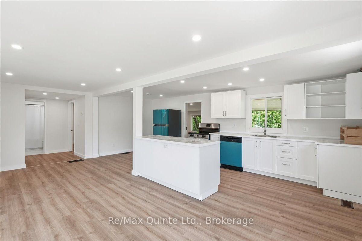 1581 County Rd 10 • Prince Edward County, ON photo 6