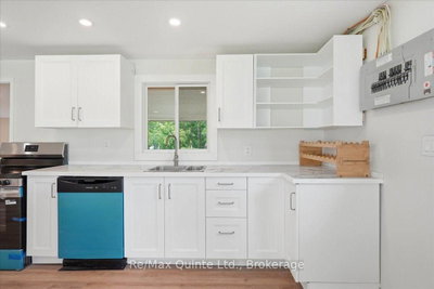 1581 County Rd 10 • Prince Edward County, ON photo 8