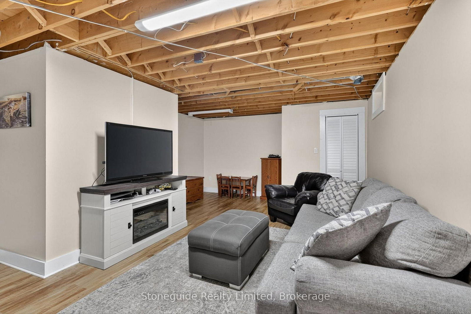 Listing Image 32