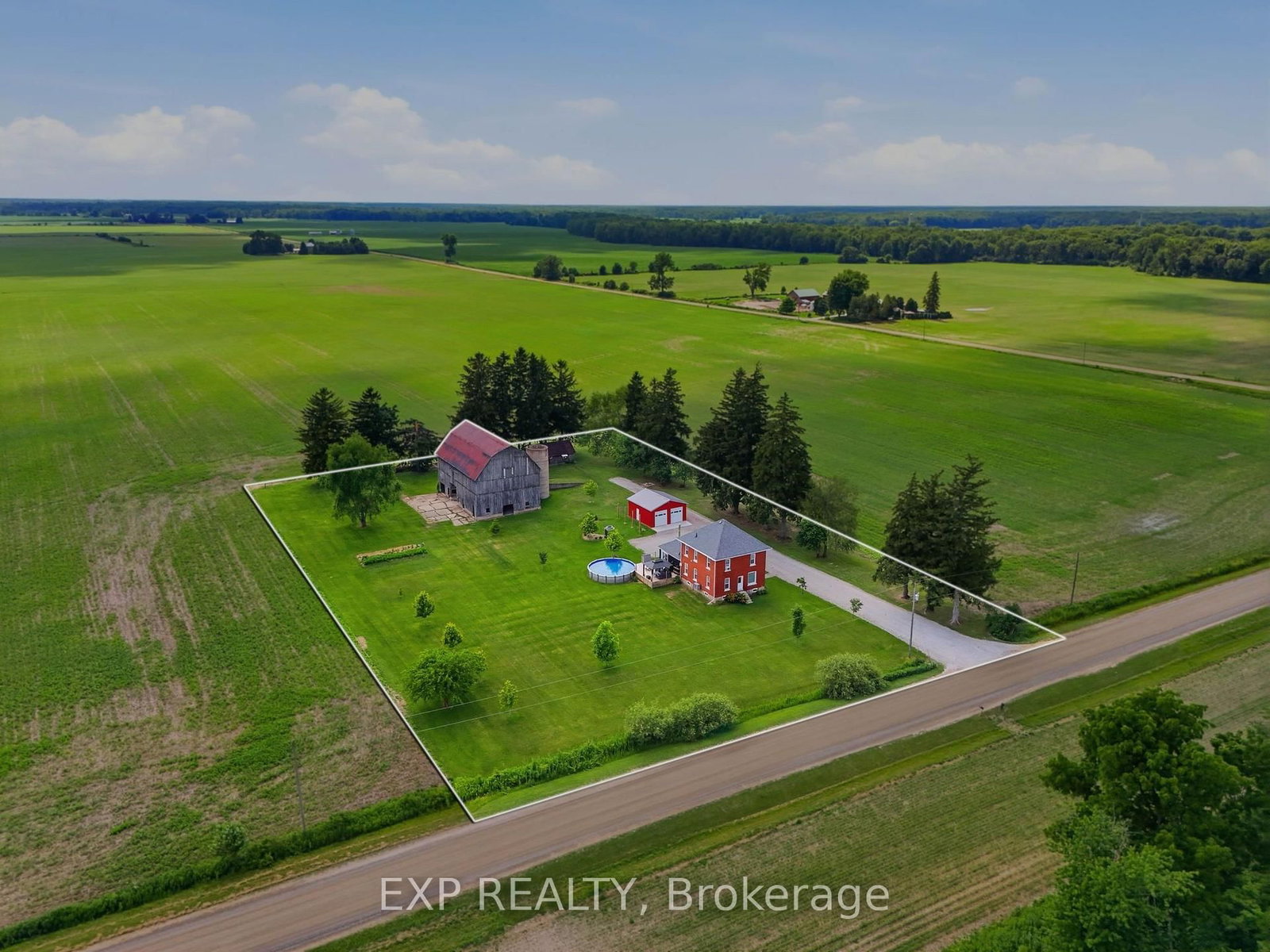 Detached House sold at 22979 Pratt Siding Road, Southwest Middlesex, Ontario, N0L 1M0 - Glencoe - MLS: X13543756