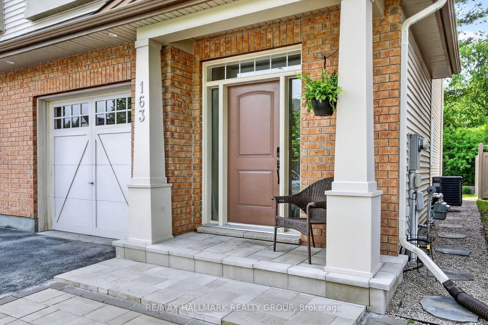 163 Highbury Park Drive • Ottawa, ON photo 3