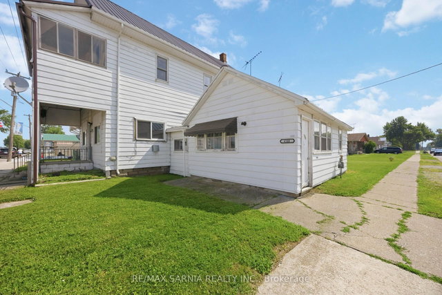 4364 St. Clair Parkway
