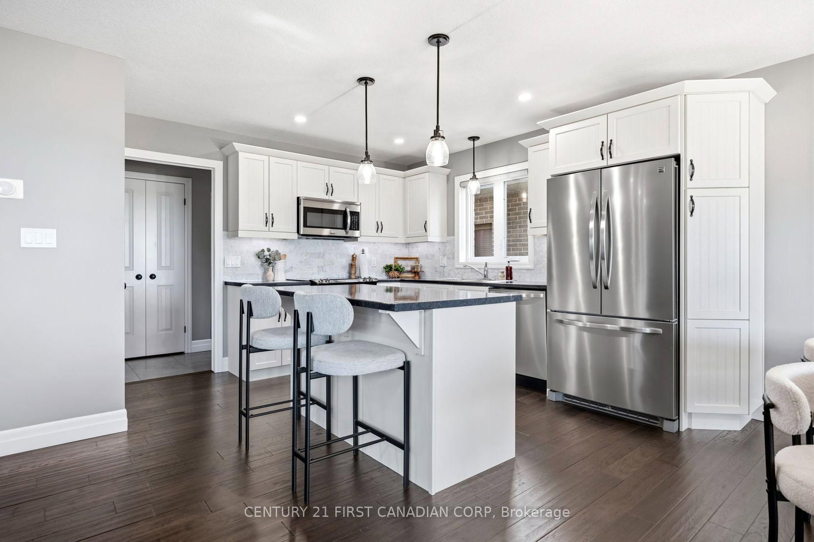 182 Gilmour Drive • Lucan Biddulph, ON photo 6