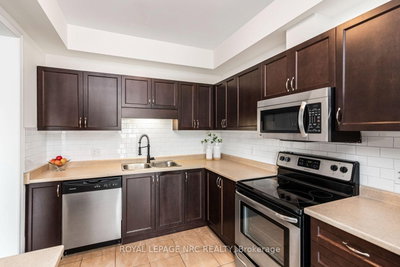 45 Seabreeze Crescent • #22 • Hamilton, ON photo 3