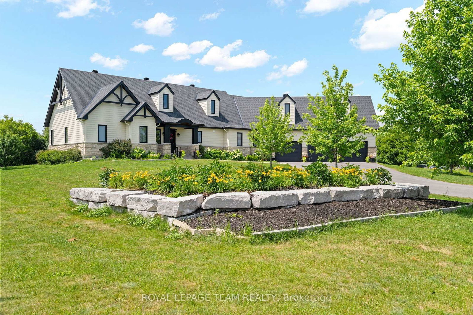 145 Barrdon Road • Carp, ON photo 1