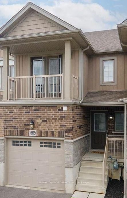 76 Meadowridge Street