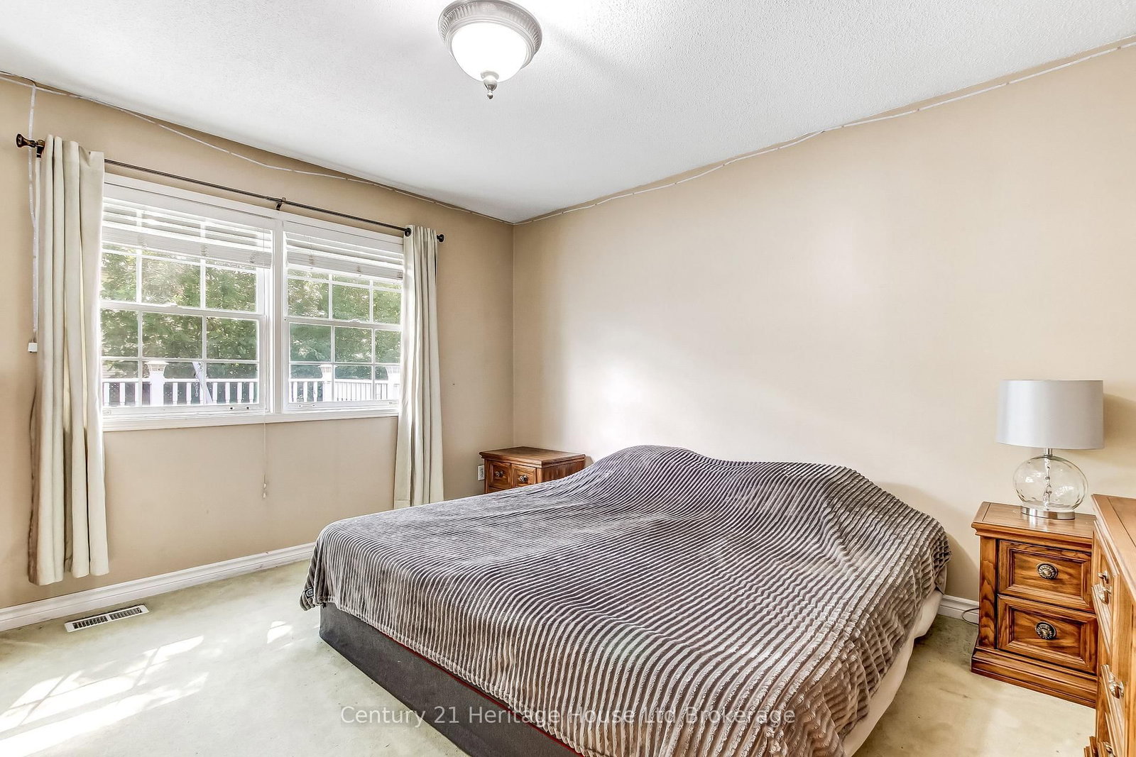 84 Anderson Street • Woodstock, ON photo 10