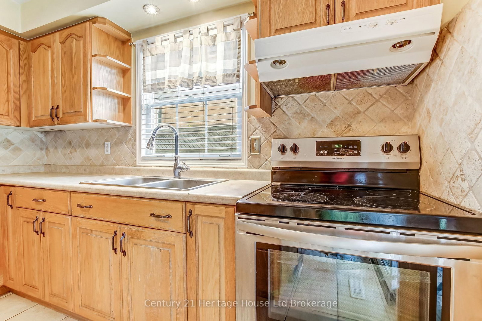 84 Anderson Street • Woodstock, ON photo 6