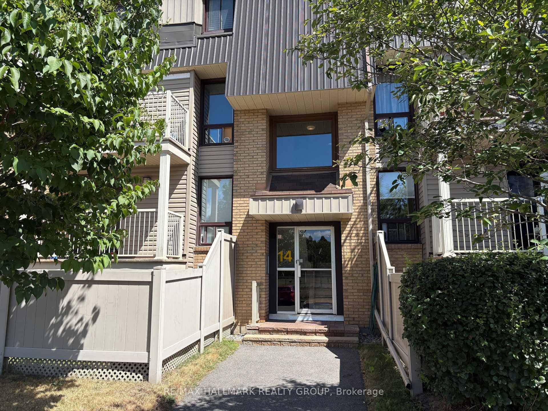 4 - 14 Sweetbriar Circle, Ottawa, ON