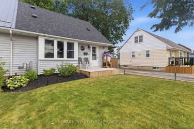 414 Flanders Row — photo 4