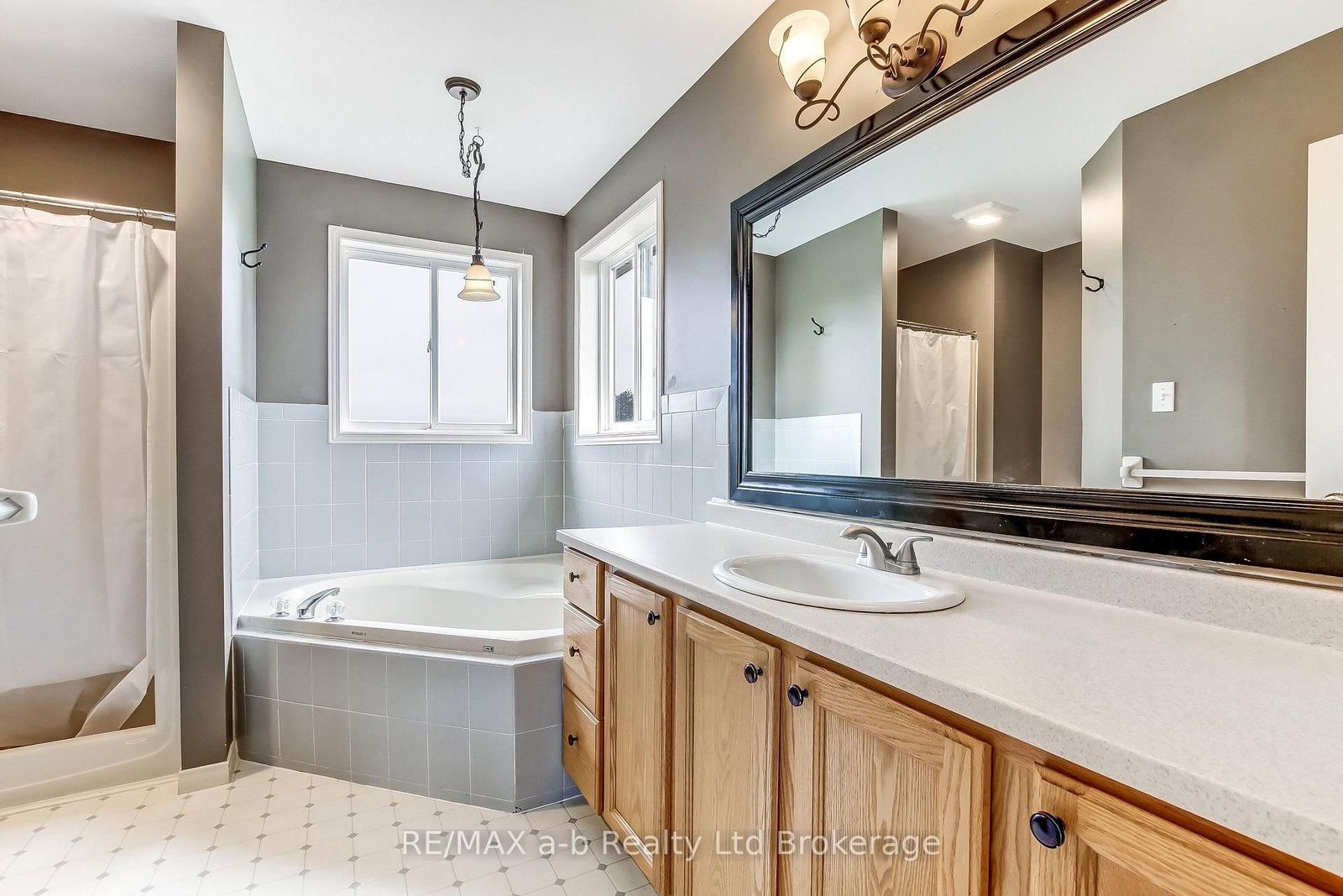39 Primrose Drive • Tillsonburg, ON photo 12
