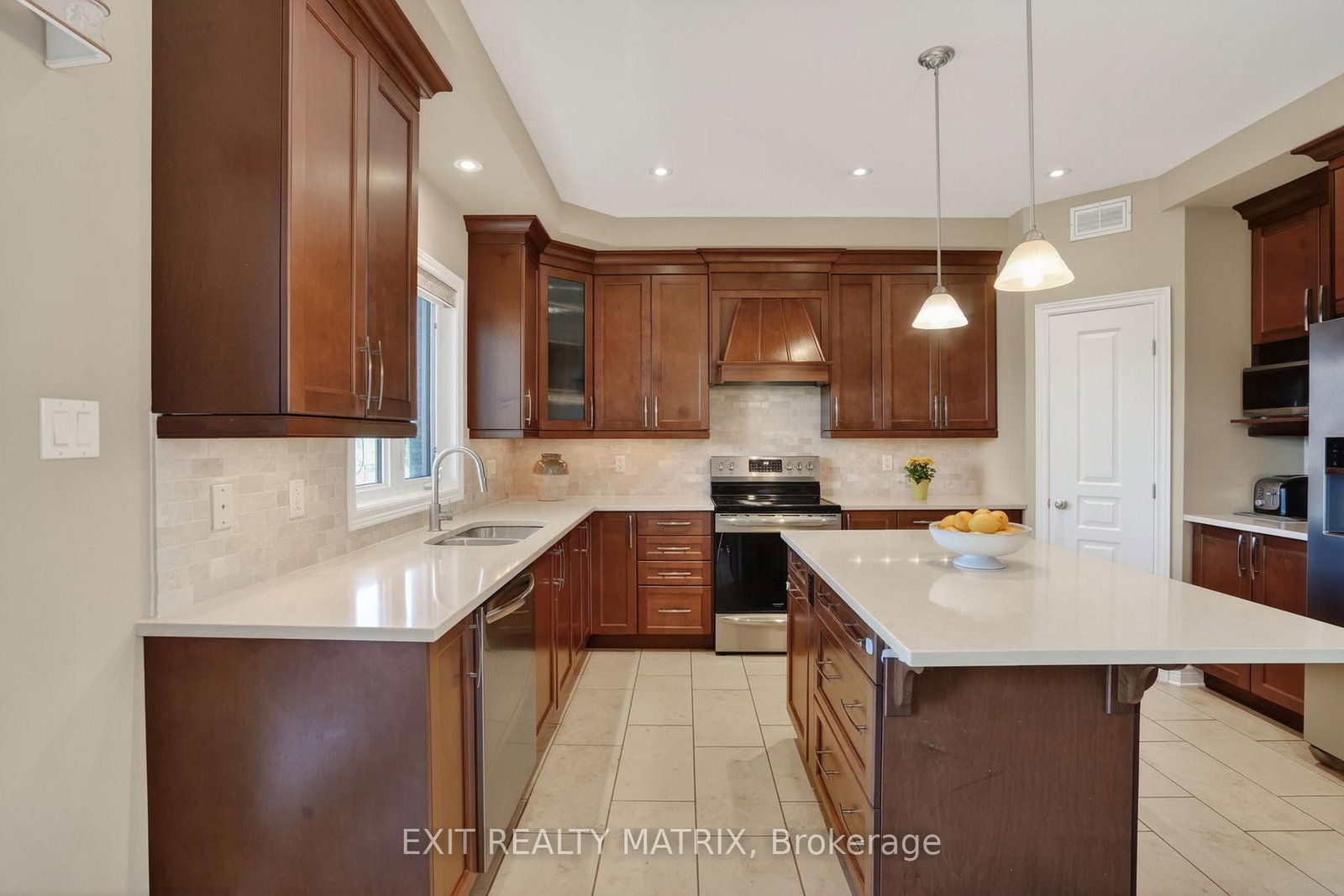 1525 Rangeland Avenue • Ottawa, ON photo 13