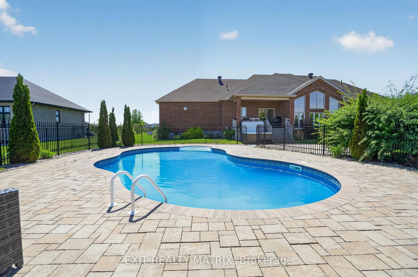 1525 Rangeland Avenue • Ottawa, ON photo 40