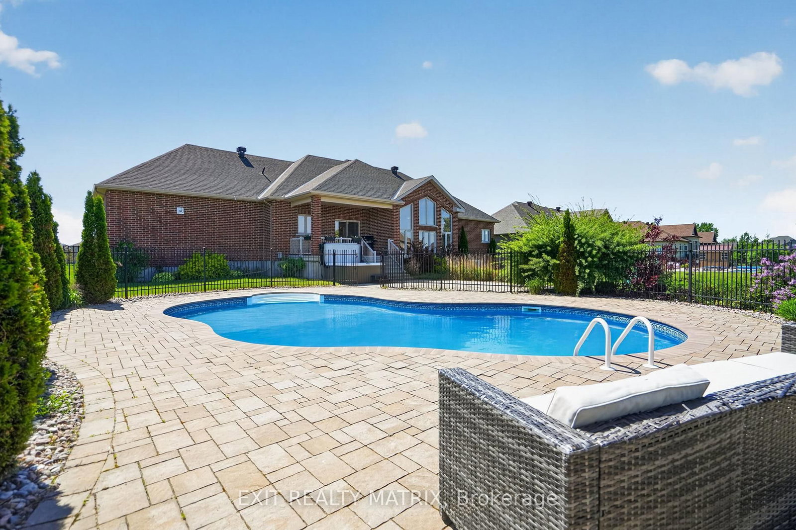 1525 Rangeland Avenue • Ottawa, ON photo 42