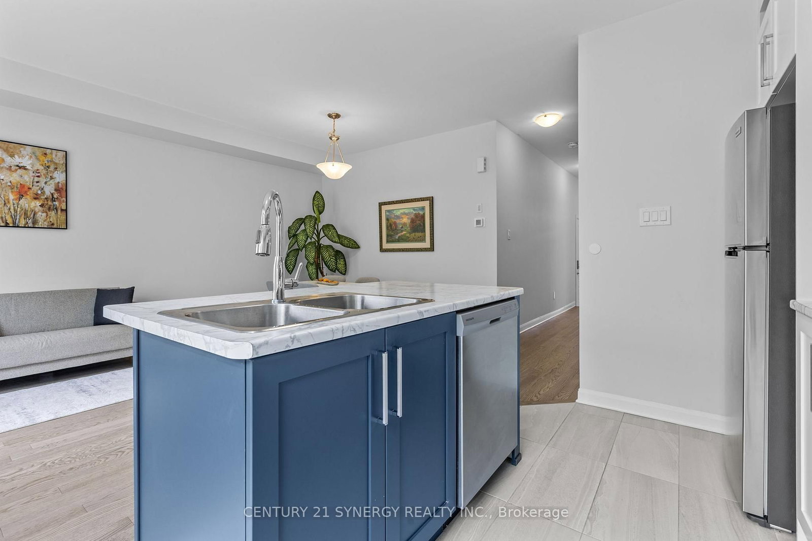 112 Attwell Private • Ottawa, ON photo 18