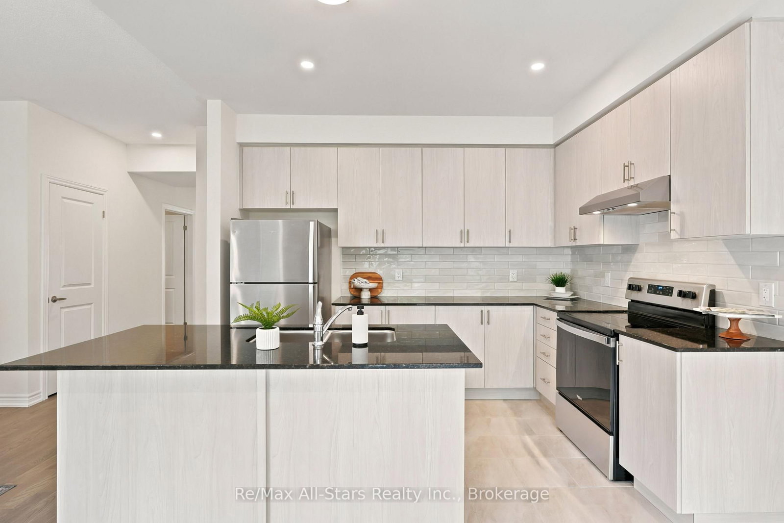 67 Hillcroft Way • Kawartha Lakes, ON photo 12