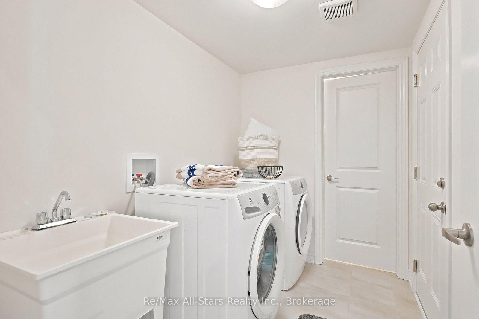 67 Hillcroft Way • Kawartha Lakes, ON photo 15