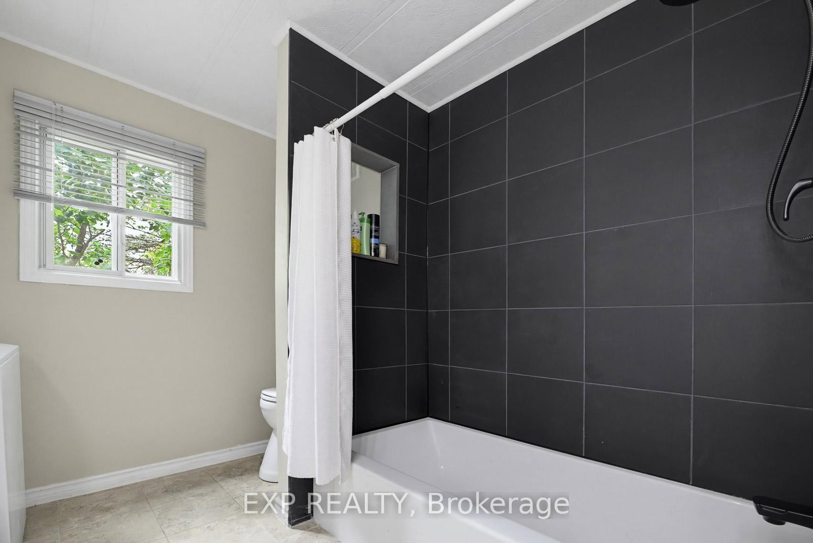 23 Heather Avenue • Erin, ON photo 15