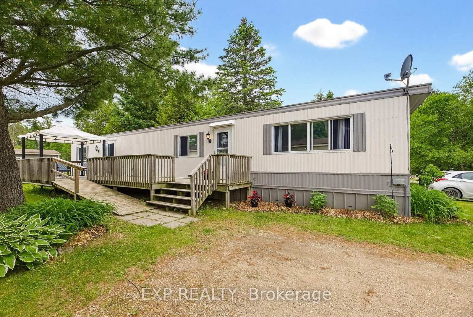 23 Heather Avenue • Erin, ON photo 2
