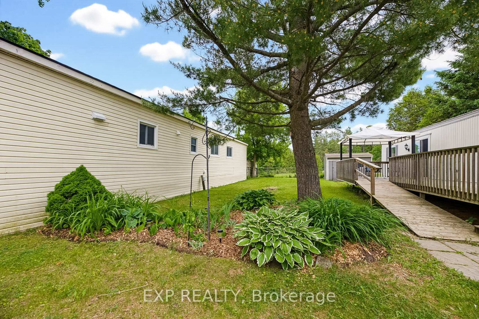 23 Heather Avenue • Erin, ON photo 3