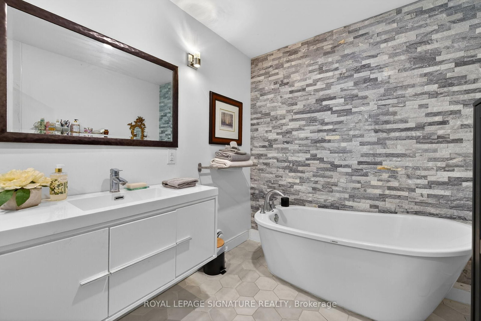 393 Marshagan Road • Haldimand, ON photo 27