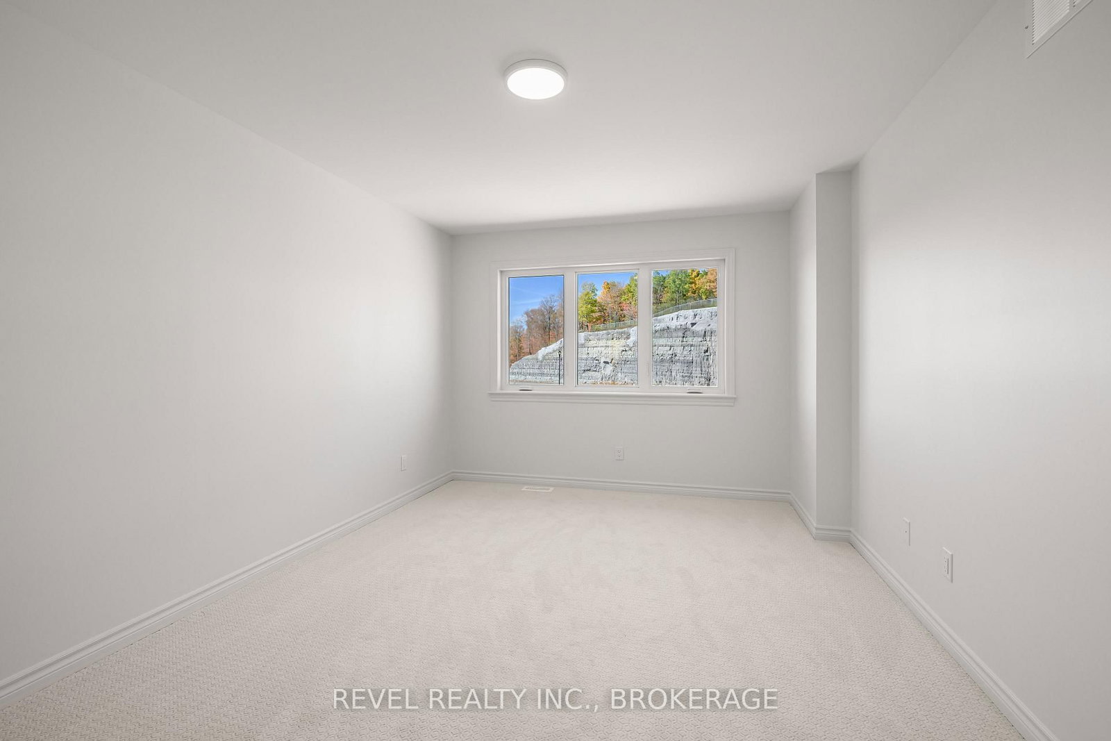 332 Dockside Drive • Kingston, ON photo 12