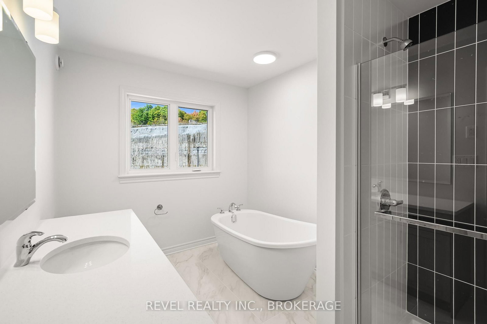 332 Dockside Drive • Kingston, ON photo 15