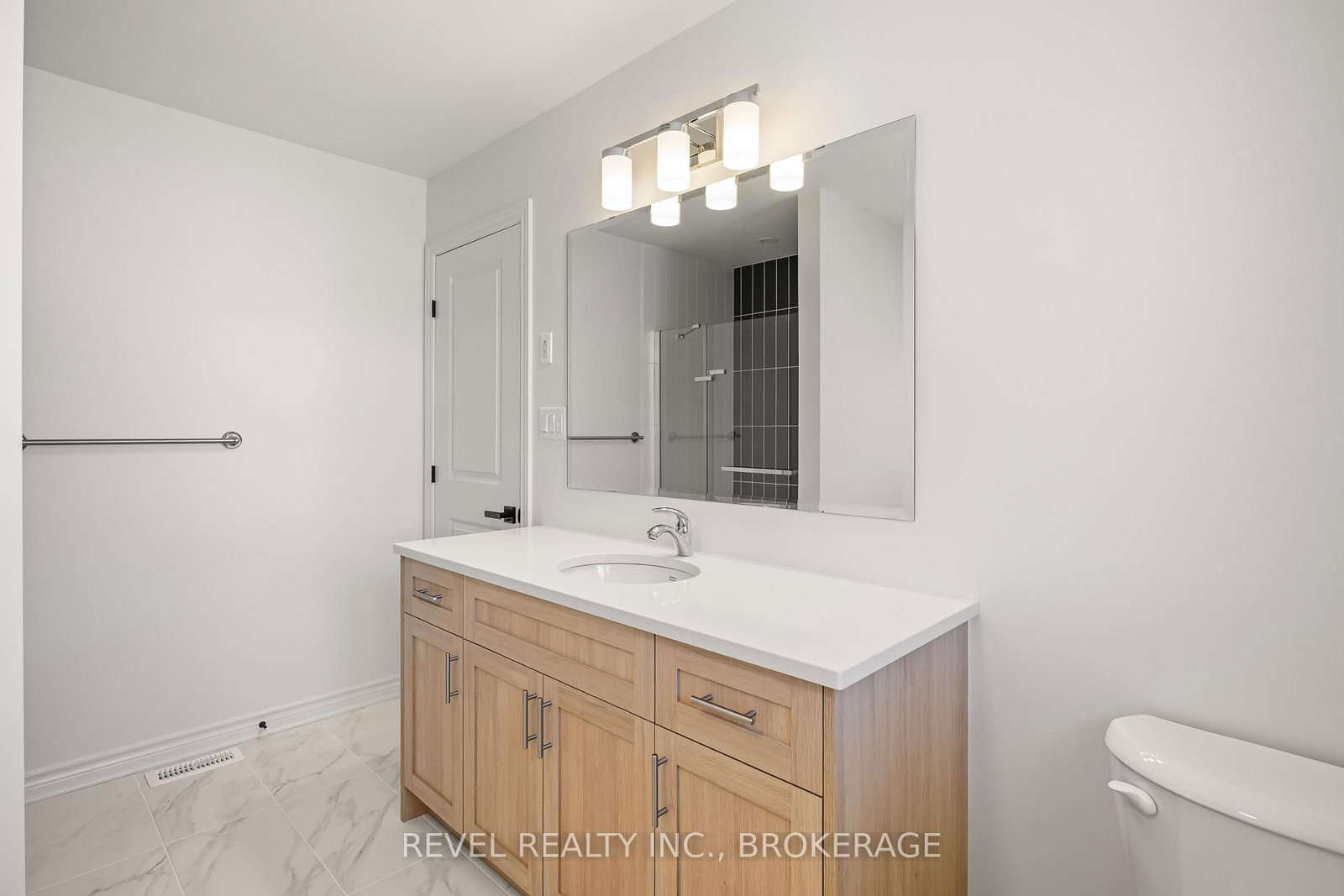 332 Dockside Drive • Kingston, ON photo 16