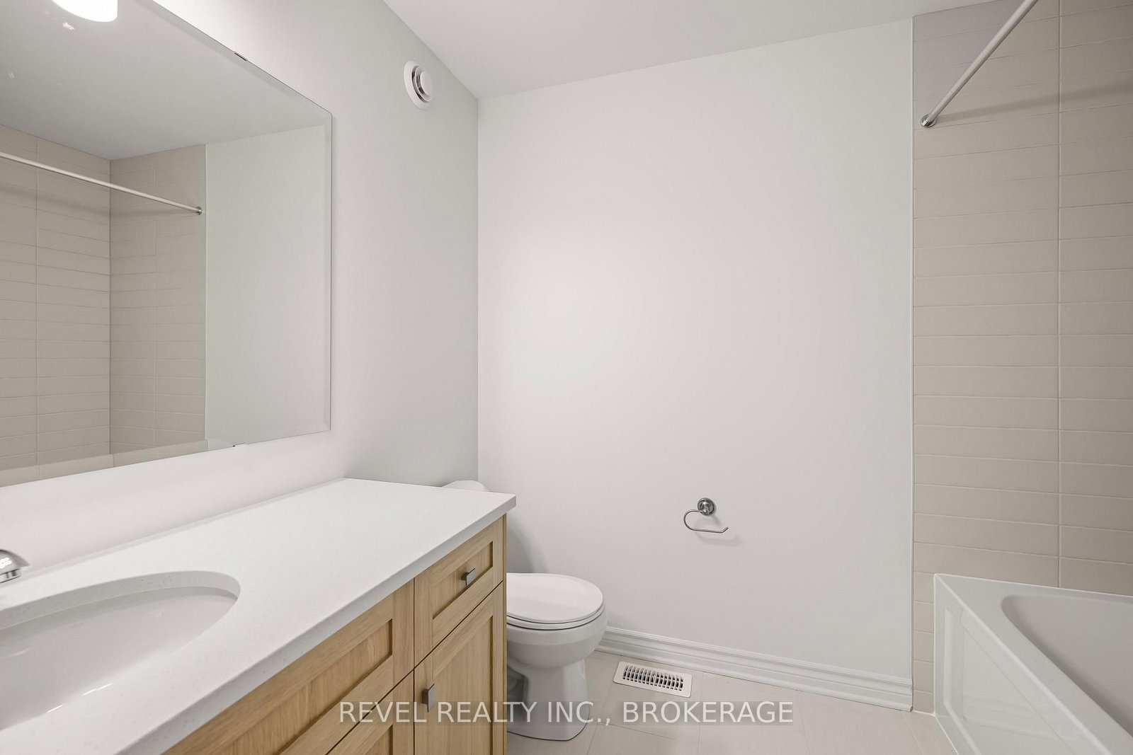 332 Dockside Drive • Kingston, ON photo 17