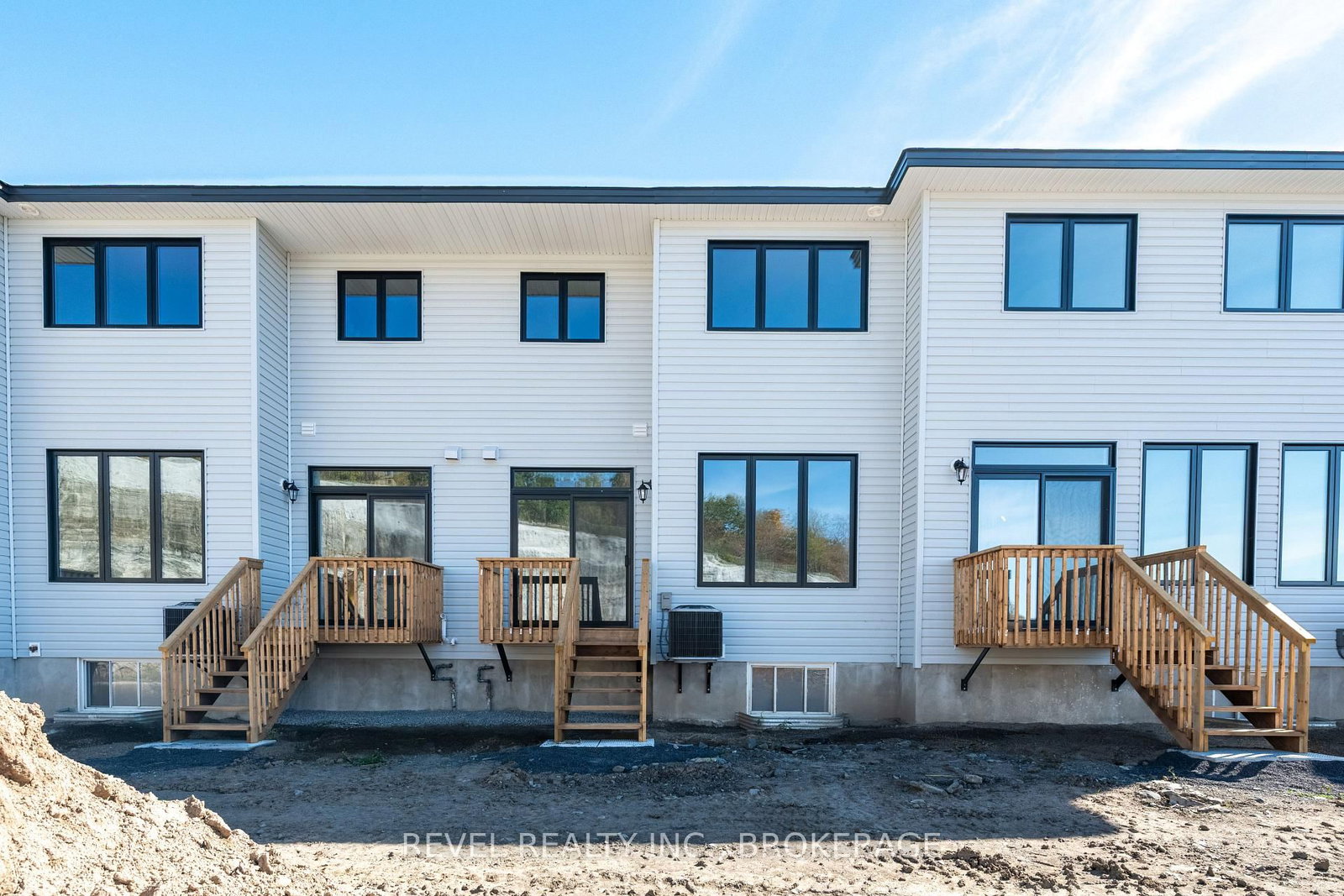 332 Dockside Drive • Kingston, ON photo 28