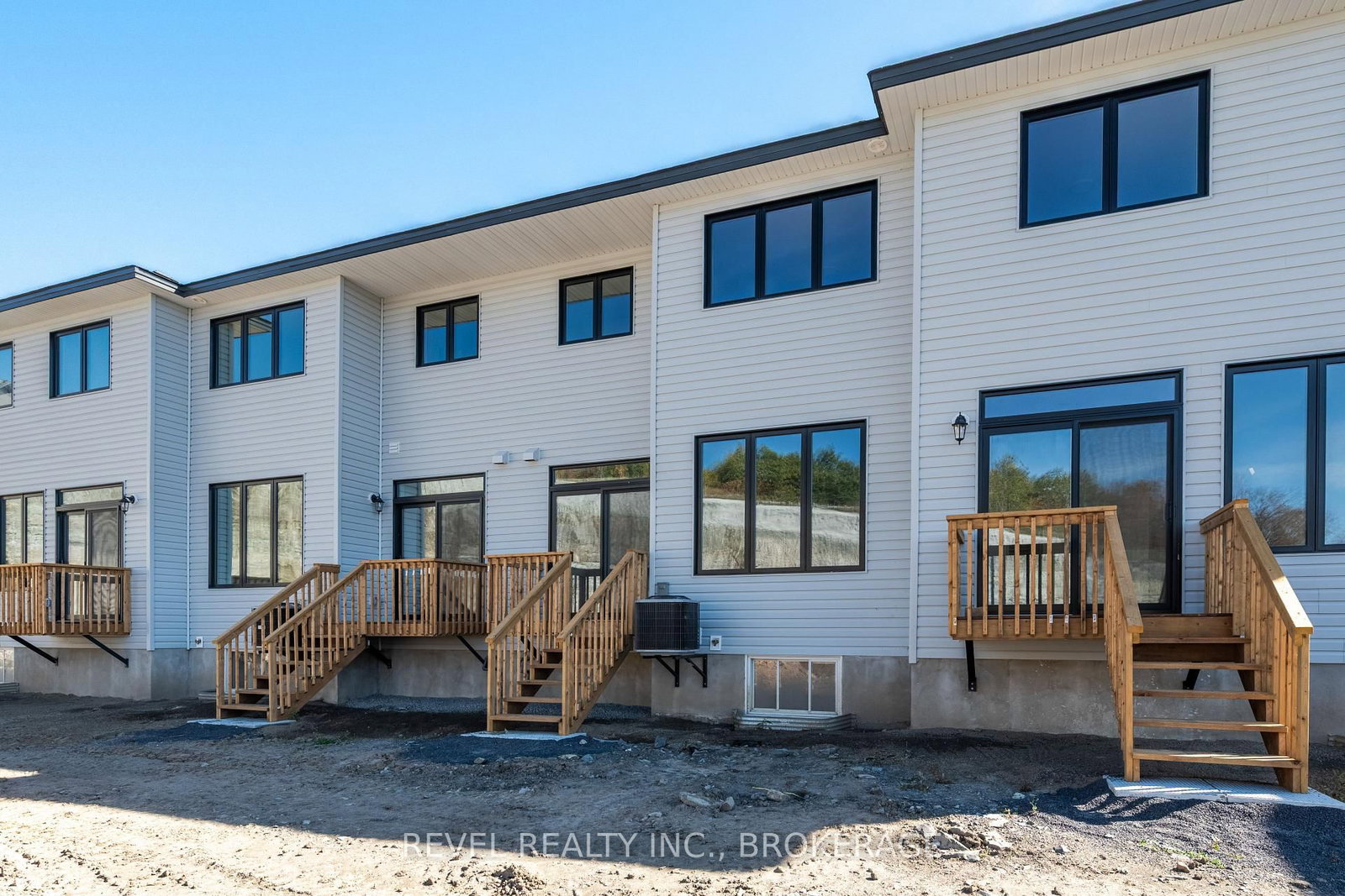 332 Dockside Drive • Kingston, ON photo 29