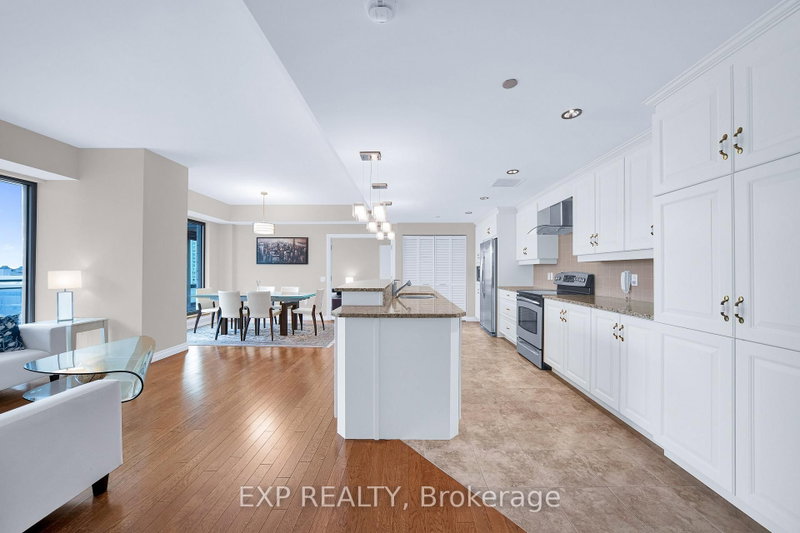 90 George St photo 5