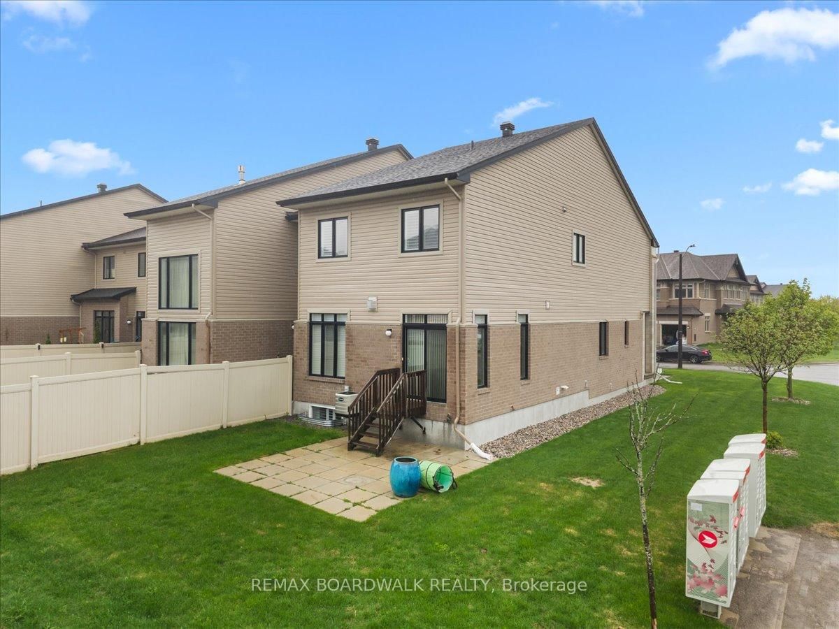 638 GUERNSEY Place • Ottawa, ON photo 3