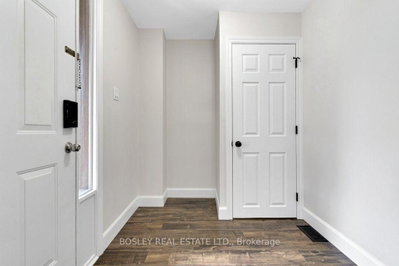 Unit 22 — 700 Erinbrook Drive — photo 2